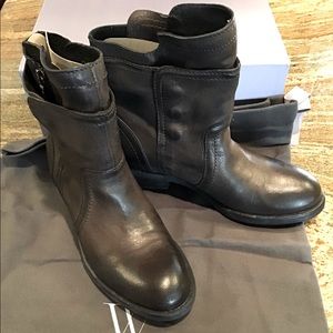 Vera Wang Brown Leather Side Zip Ankle Boot